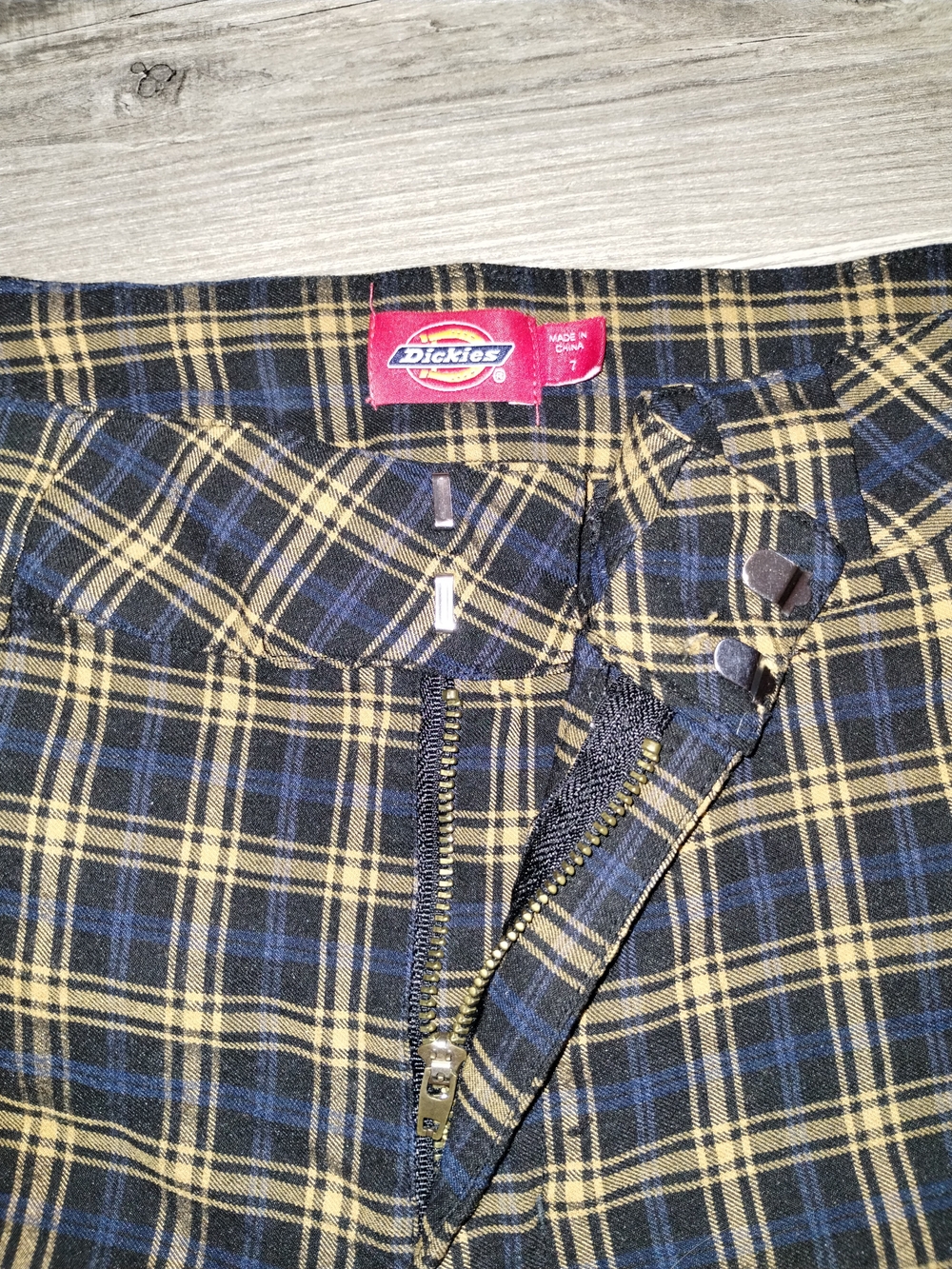 Dickies Women's Plaid Blue & Yellow Plaid Capri Pants